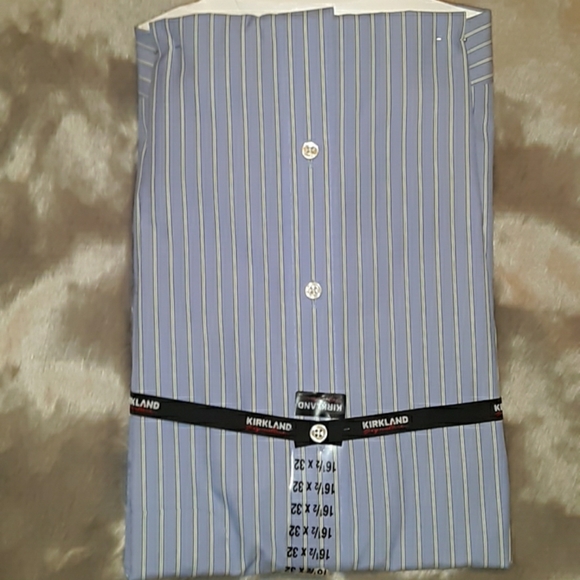 Kirkland Signature Shirt - Picture 2 of 5